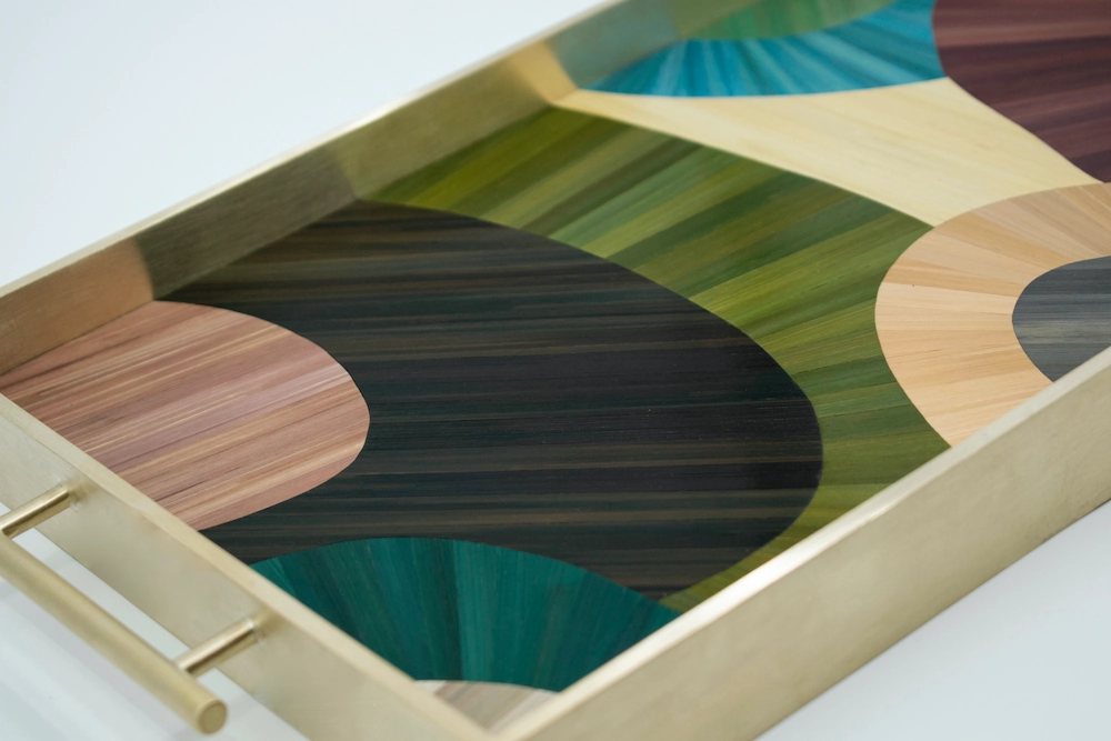 Alea Tray - Eva Chantier x Studio Ziricote - Straw marquetry - Photo by Studio HC6 Decorative finish for furniture design - straw marquetry tray